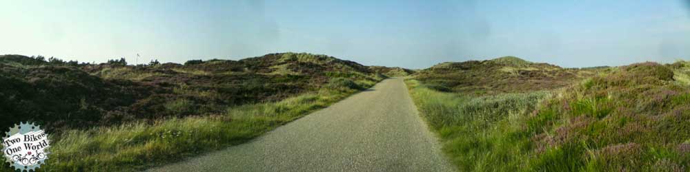 Fahrradweltreise - 2 Bikes 1 World - Two Bikes One World - Anja fährt durch den Heideweg